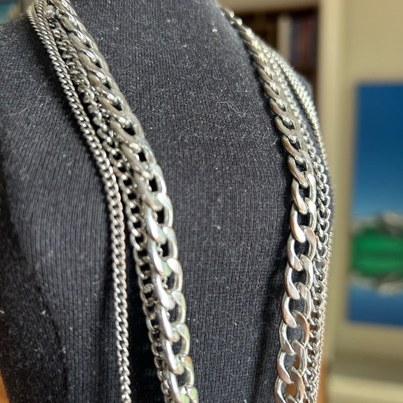 Silver Multi-Layer Necklace with knot - Picture 3 of 3